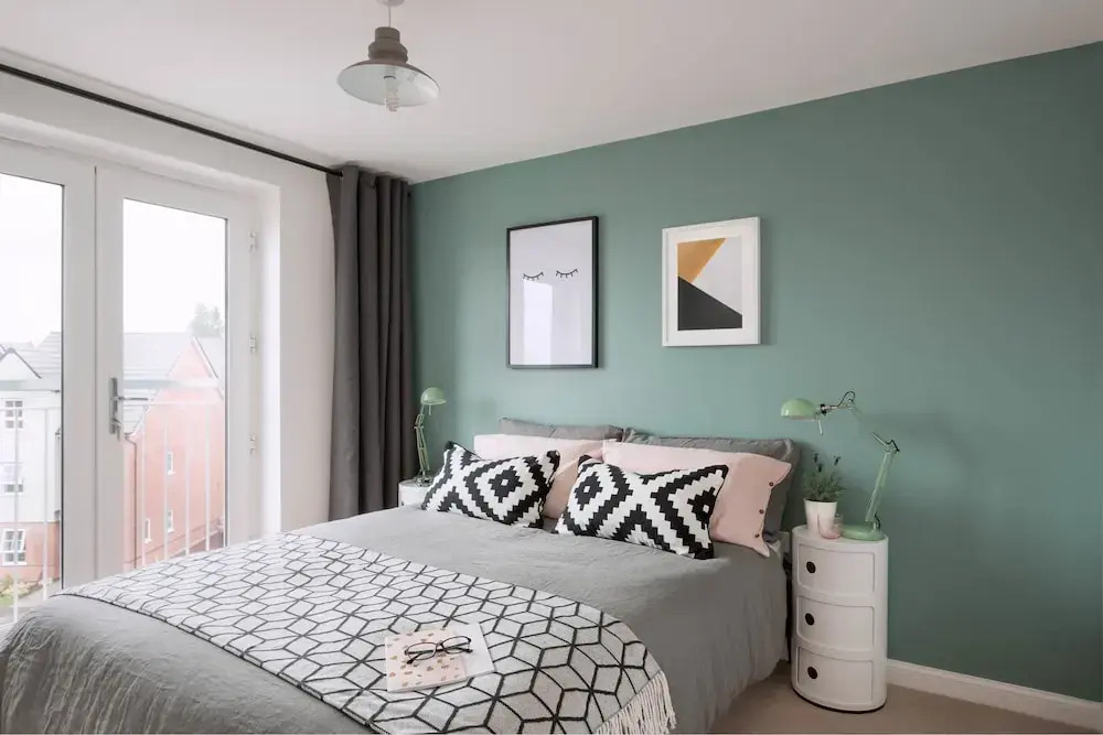 Canalside Scandinavian - Parking & Netflix