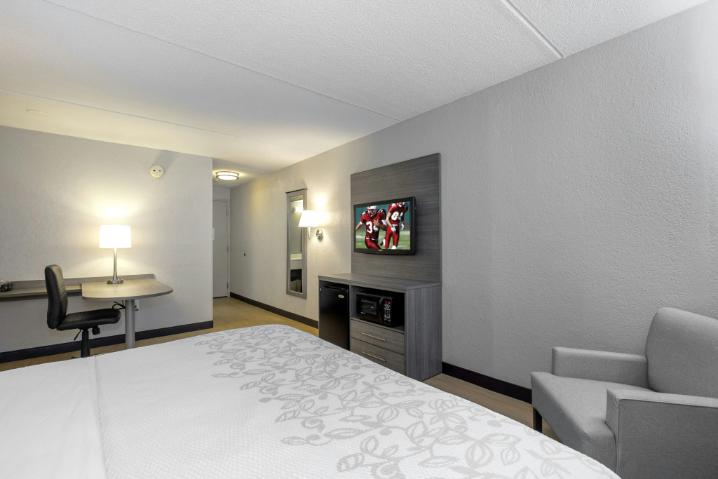 Red Roof Inn PLUS Boston - Mansfield - Foxboro