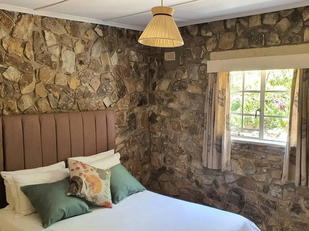 10 Guest Stay in the Mountains of Nyanga!