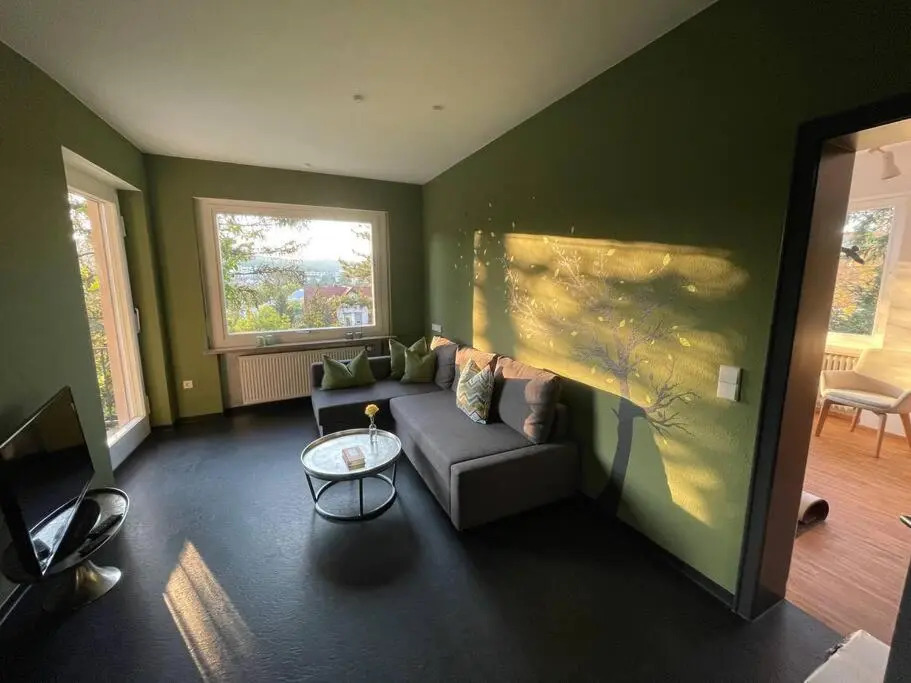 Modernes Apartment mit Ausblick stadtnah