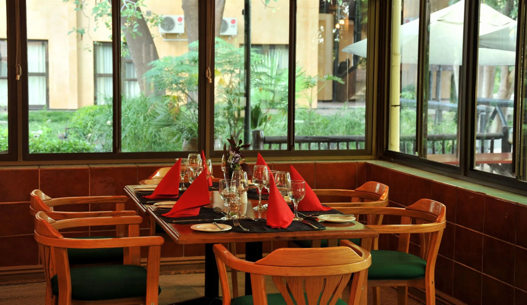 Cresta Rileys Hotel