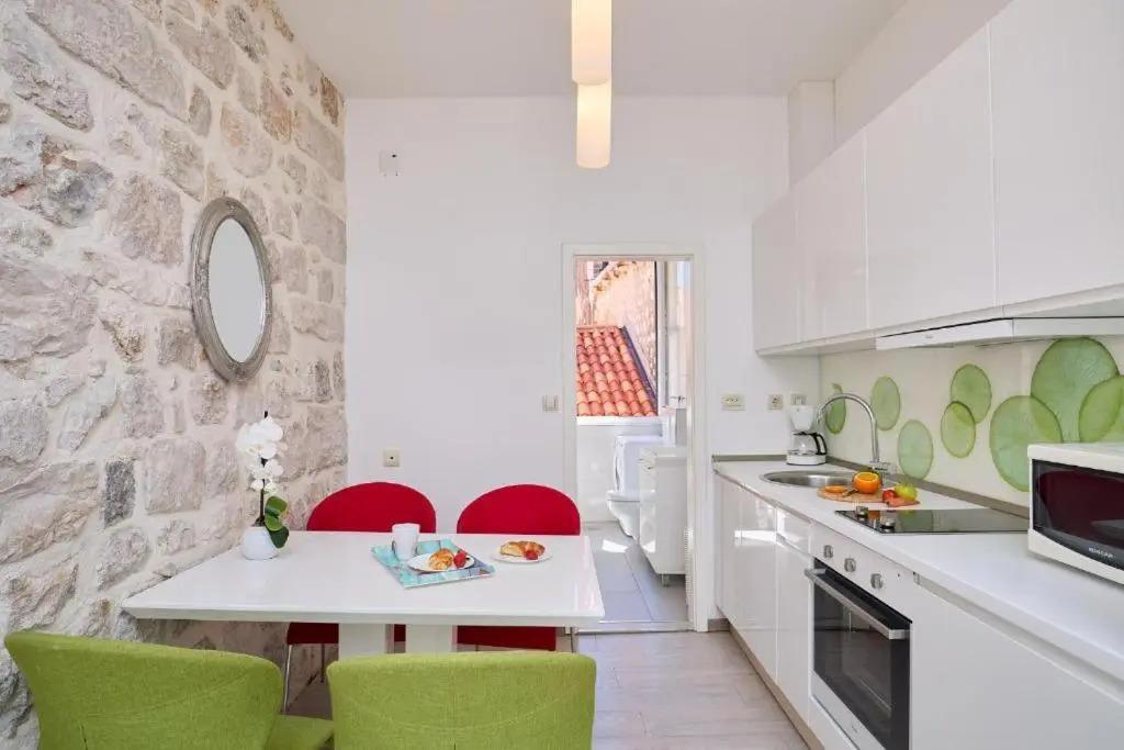 Festa Apartments & Rooms