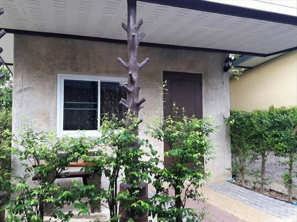 Suepuen Monbai Resort