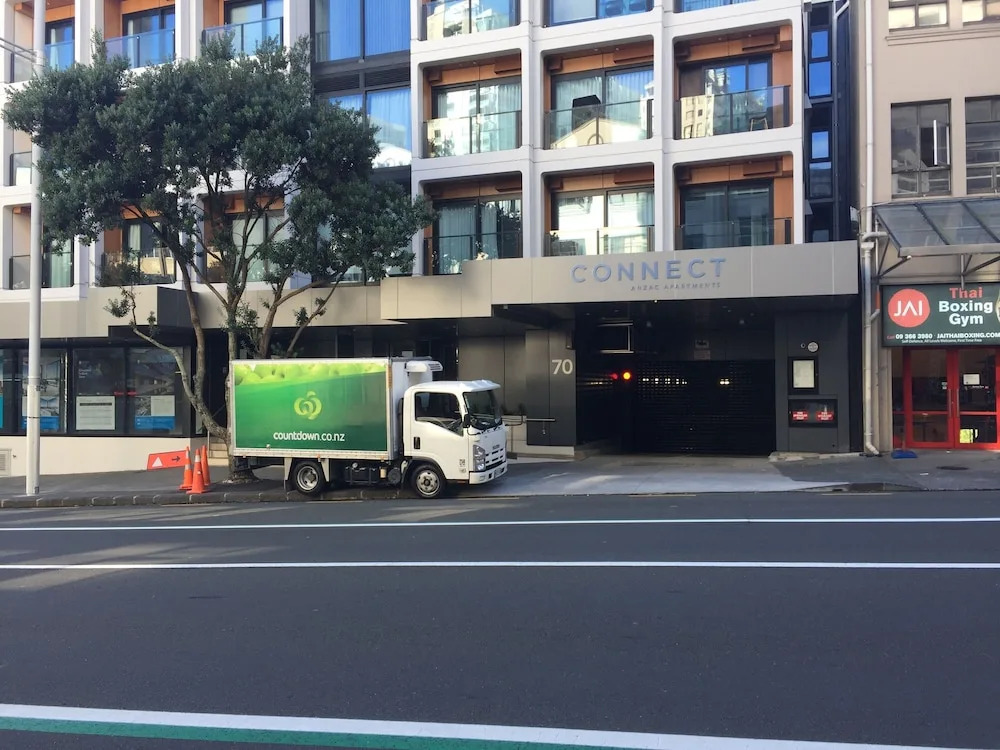Cbd Brand New Modern Seaview Apt