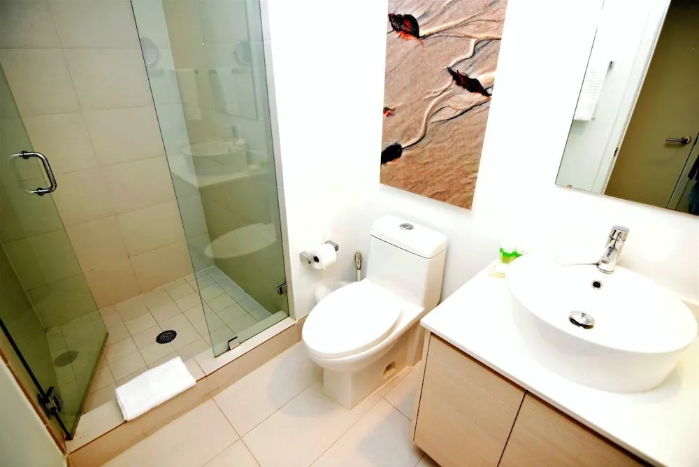 Stunning Bay Views 2 Bed 2 Bath Residence @ Beachwalk