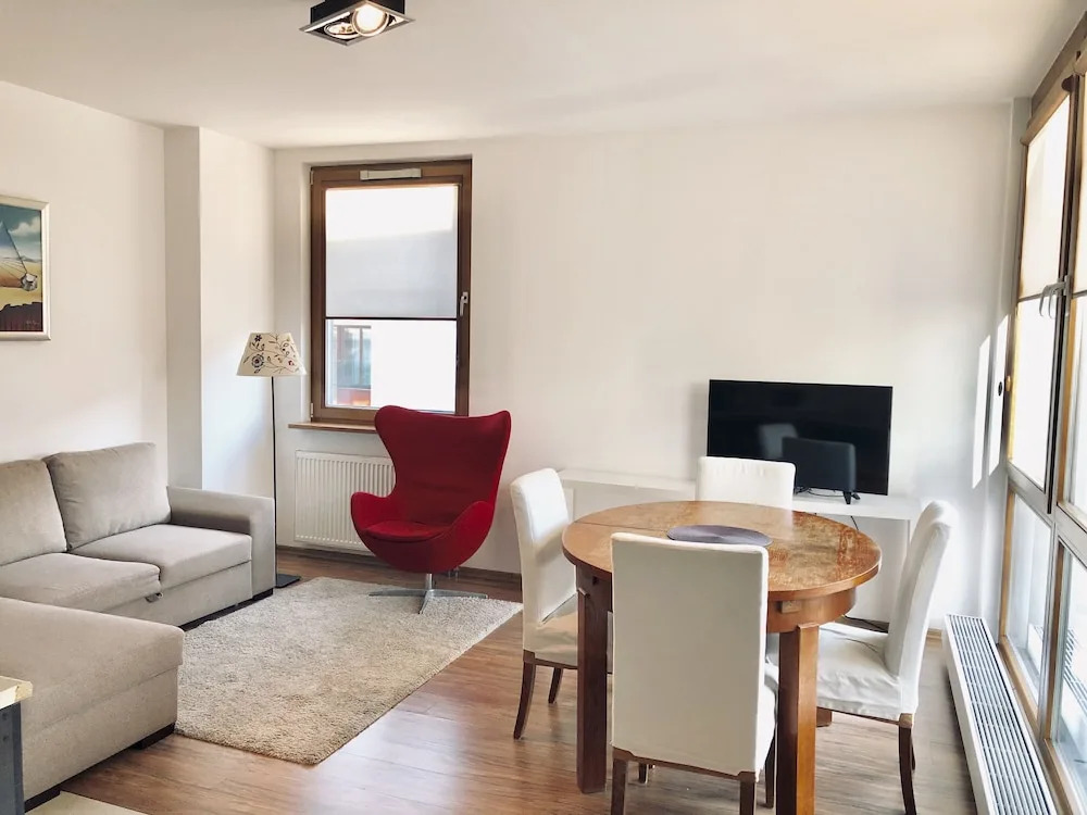Anton Apartments