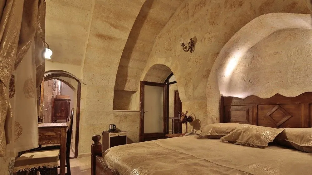 Maccan Cave Hotel