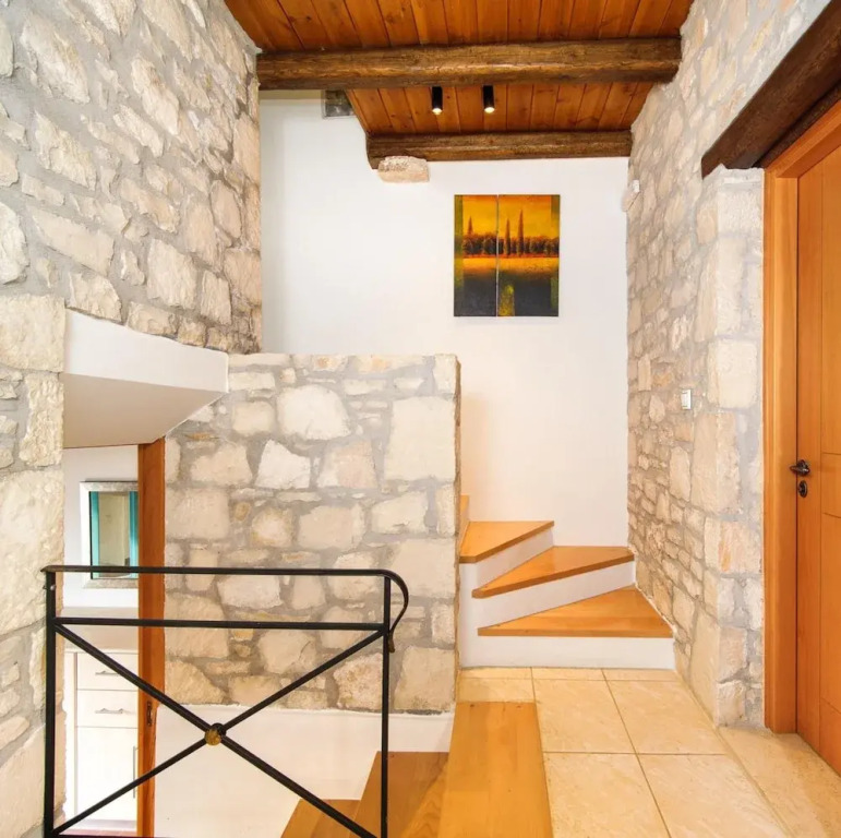 Villa Ilios - Delightful 2 Bedroom Stone House
