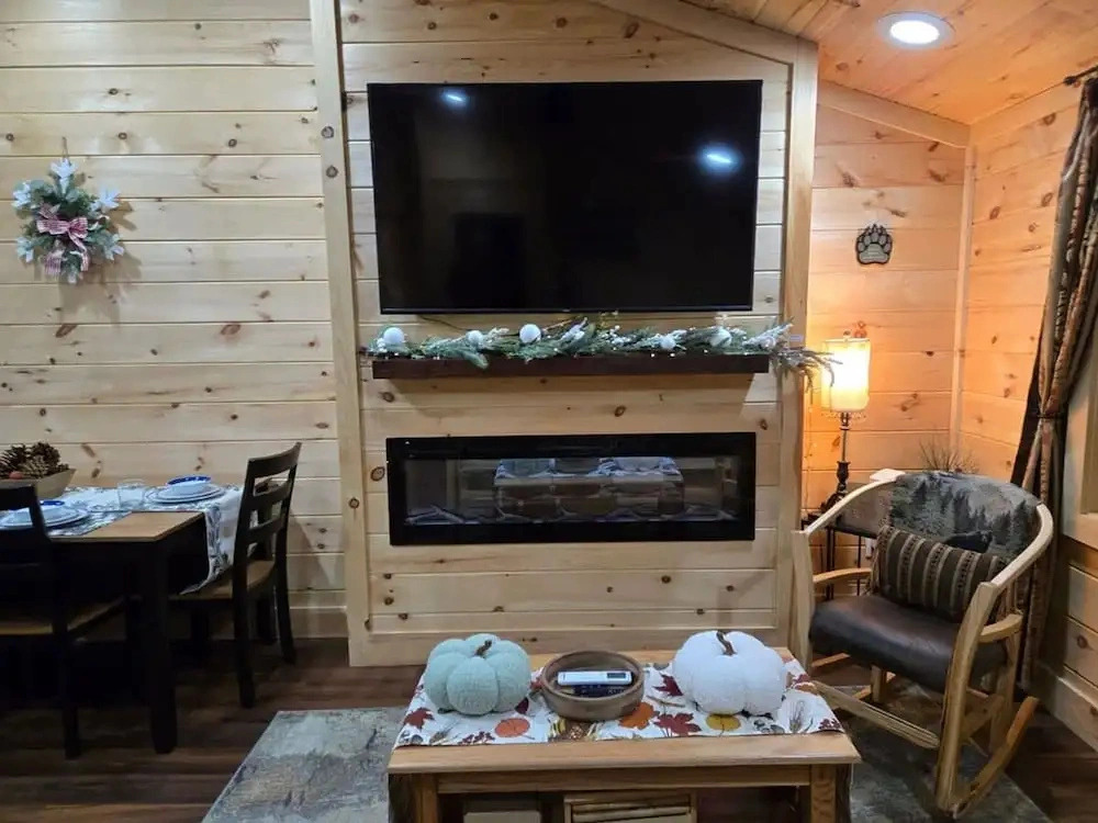 Stone Haven Cabin by Beyond Expectations With Hot Tub