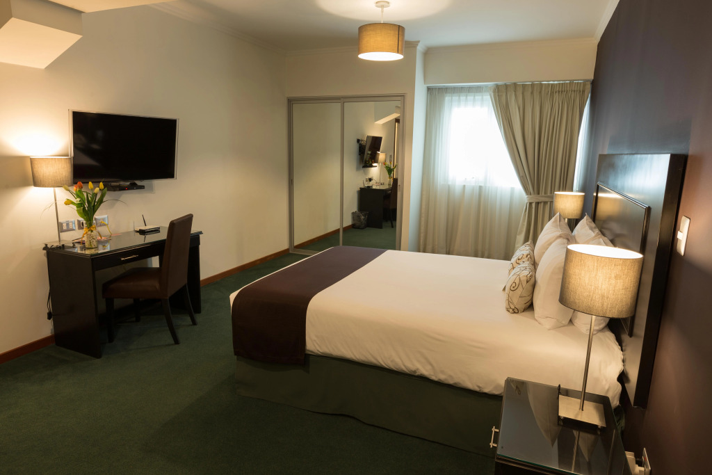 El Polo Hotel & Suites