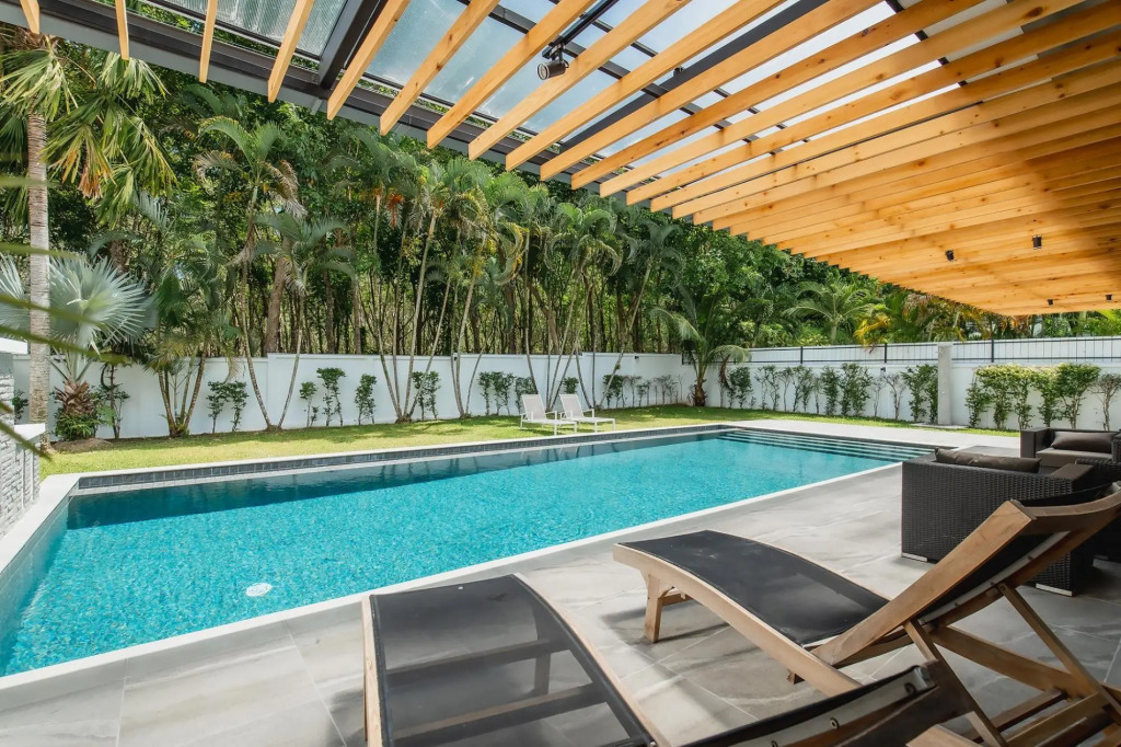 Eden Pool Villa