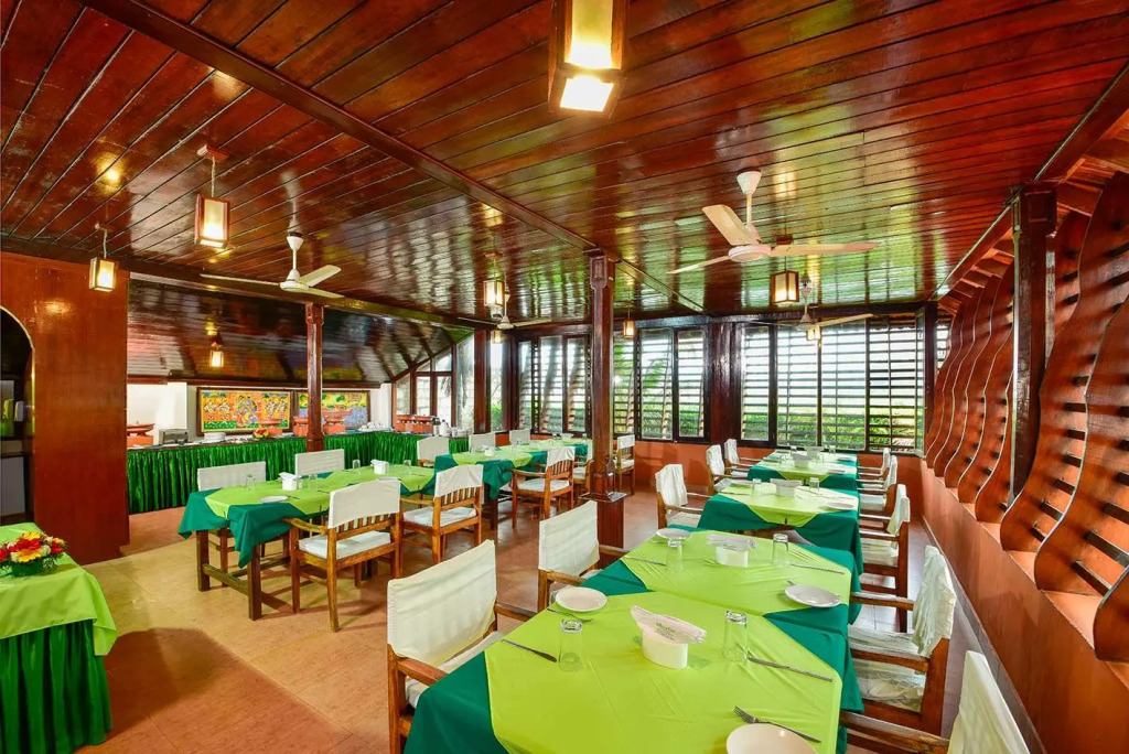 Beach and Lake Ayurvedic Resort, Kovalam