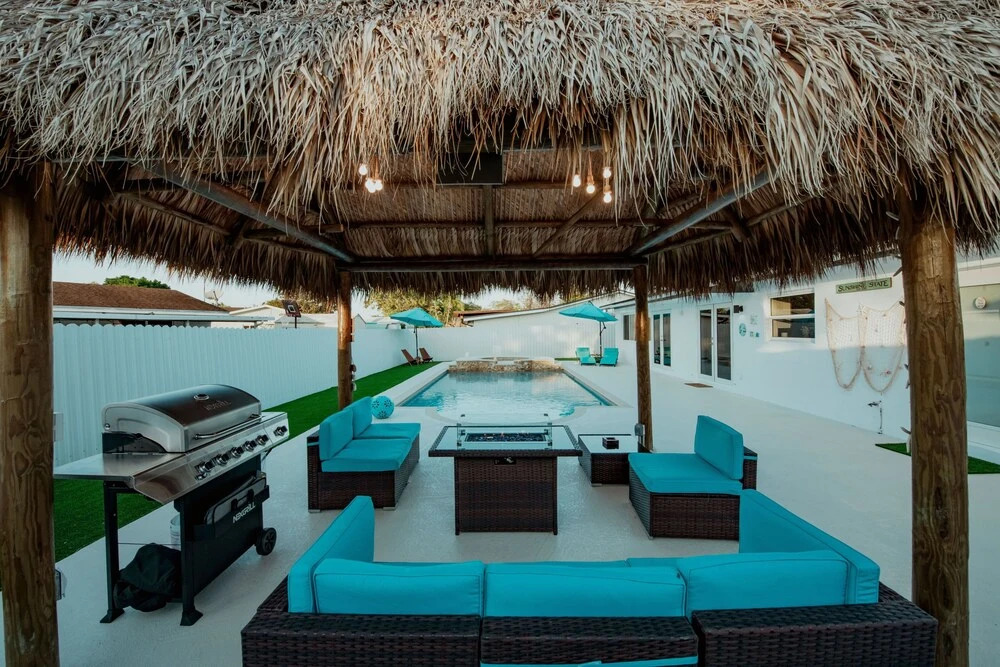 Maggie Home In Kendall - Pool And Tiki Bar