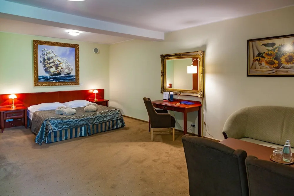 Hotel Roberts Port
