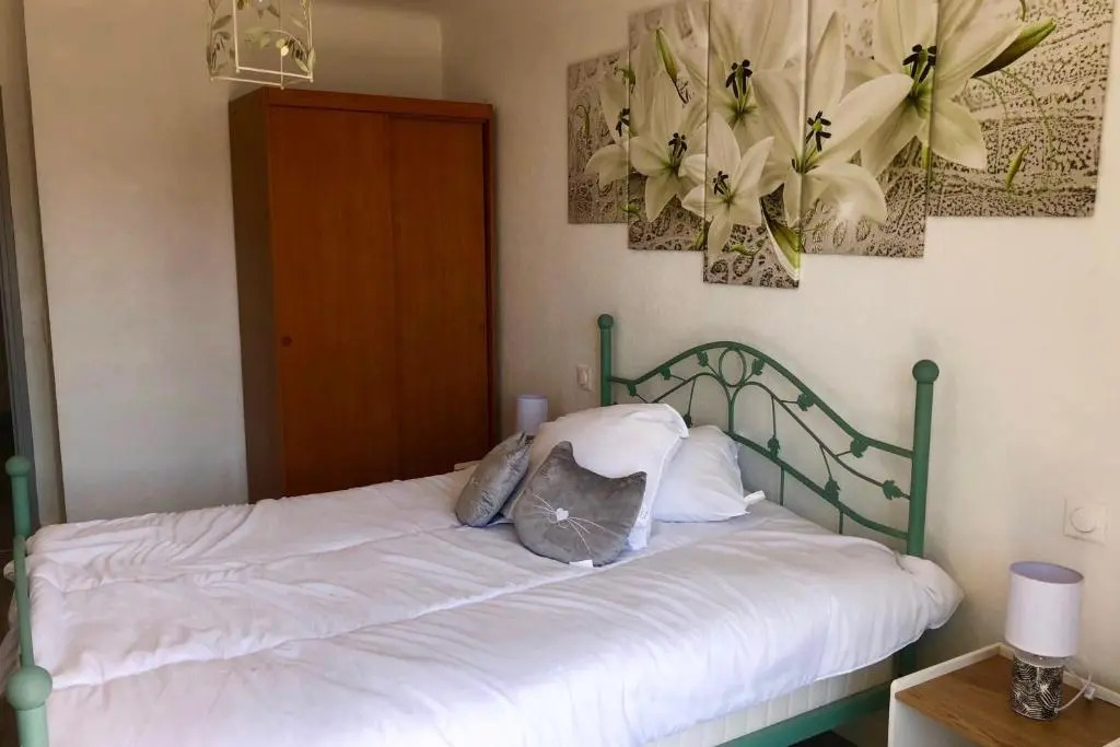 Beautiful Renovated T3 In The Heart Of Grasse!