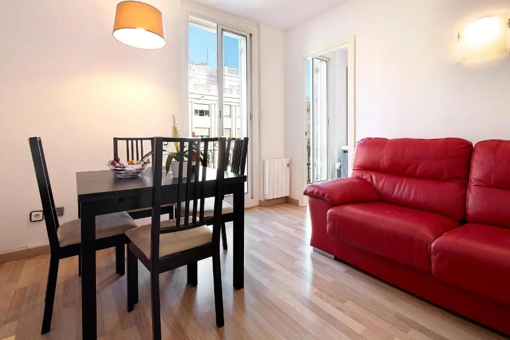 FridaysFlats, Sagrado Silencio - 3 BDR right by Sagrada Familia