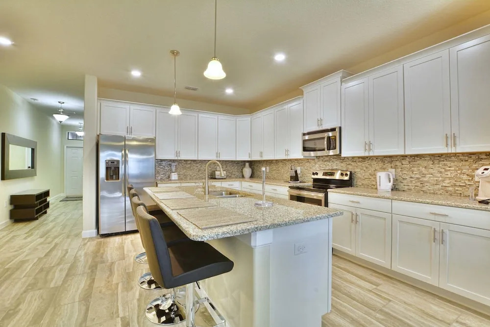 Solterra 6 Bedroom House w Pool - 7032SR