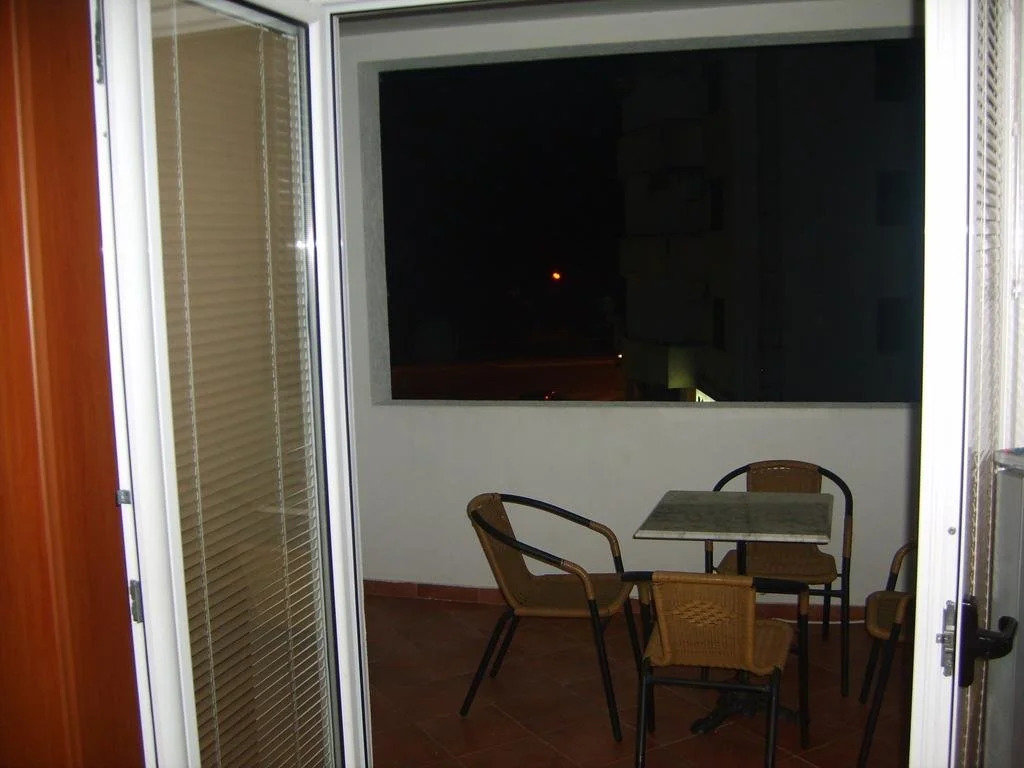 Lyon Apartments