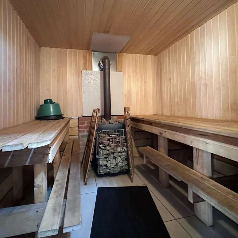 Kuba Guest House	