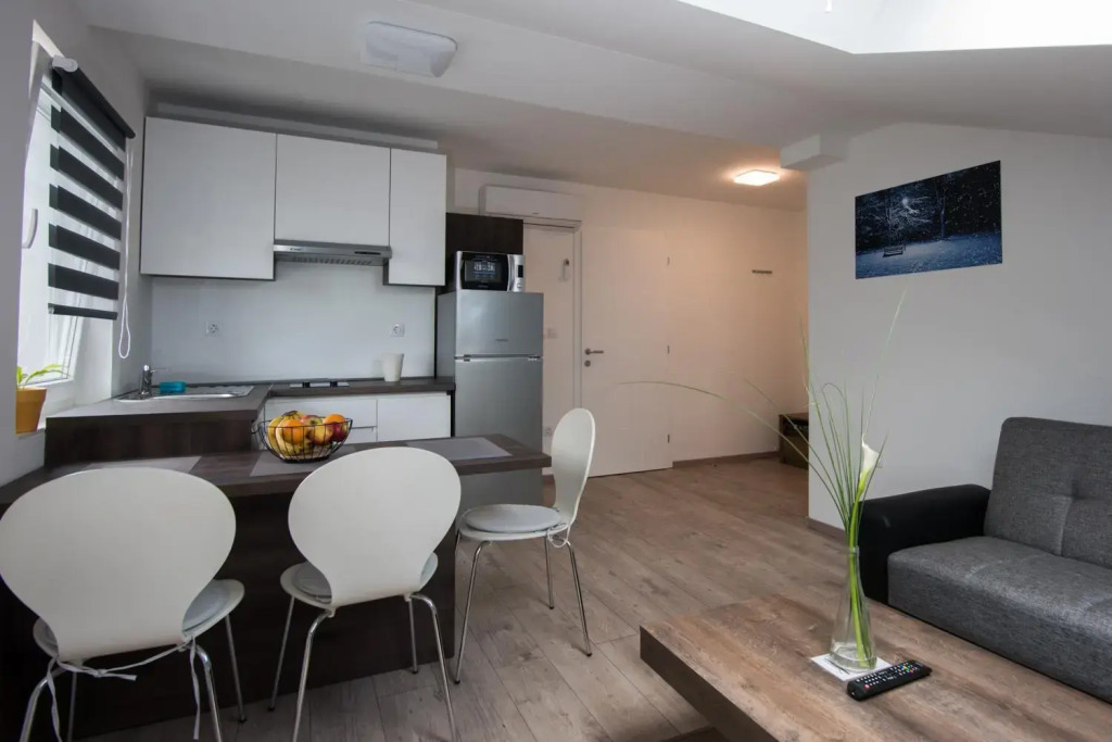 Seasons apartmani