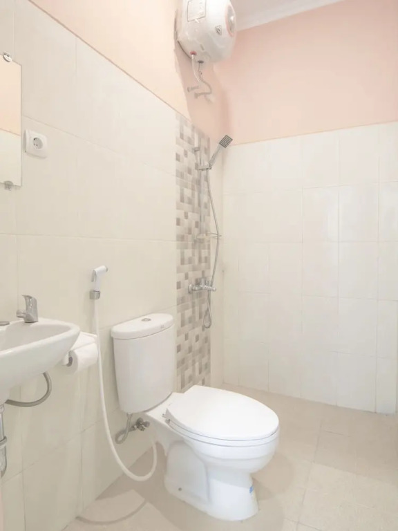 Stay At H by OYO Rooms