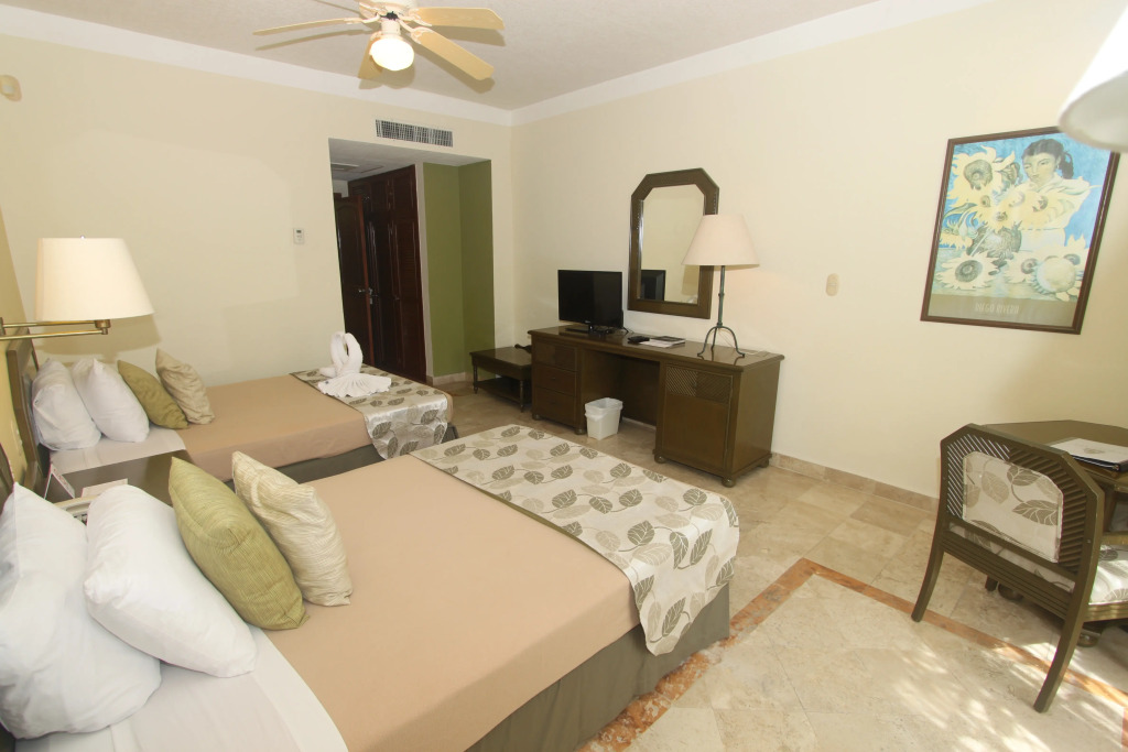 Hotel Los Itzaes by 5th av