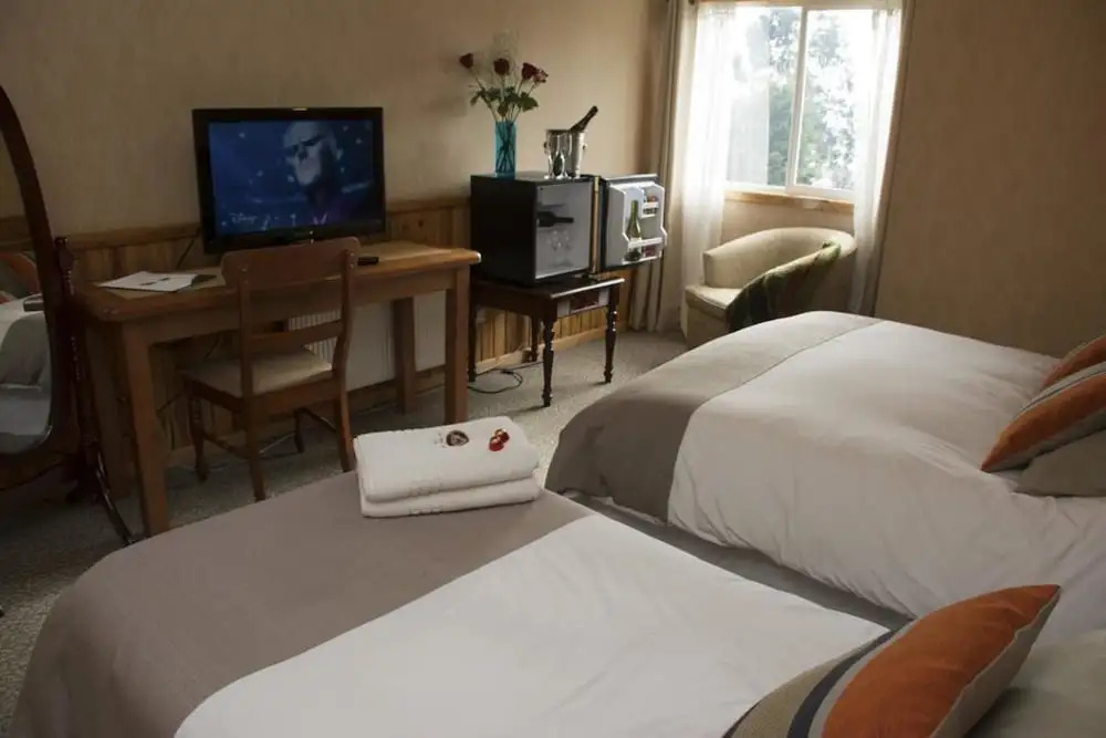 Hotel Borde Lago