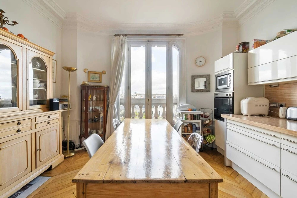 Stylish Vintage 3BR Apartment in Le Marais by GuestReady