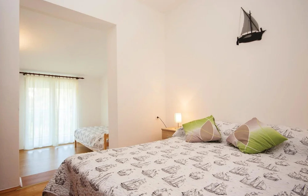 Nice Home in Sibenik With Wifi and 1 Bedrooms
