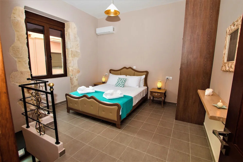 Ourania's Luxury Houses