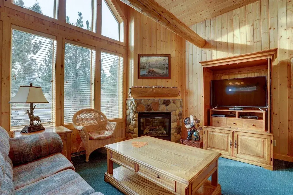 Forest Ridge 2 Bedroom Home by RedAwning