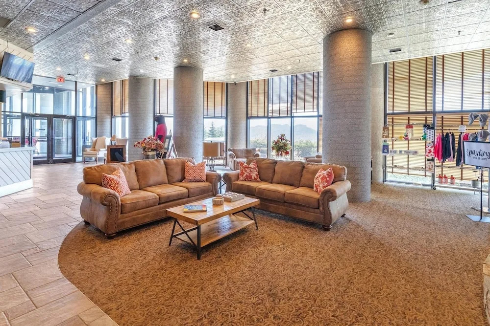 Handsome Condo, View in Sugar Mountain, Heated Pool & Jacuzzi by Redawning