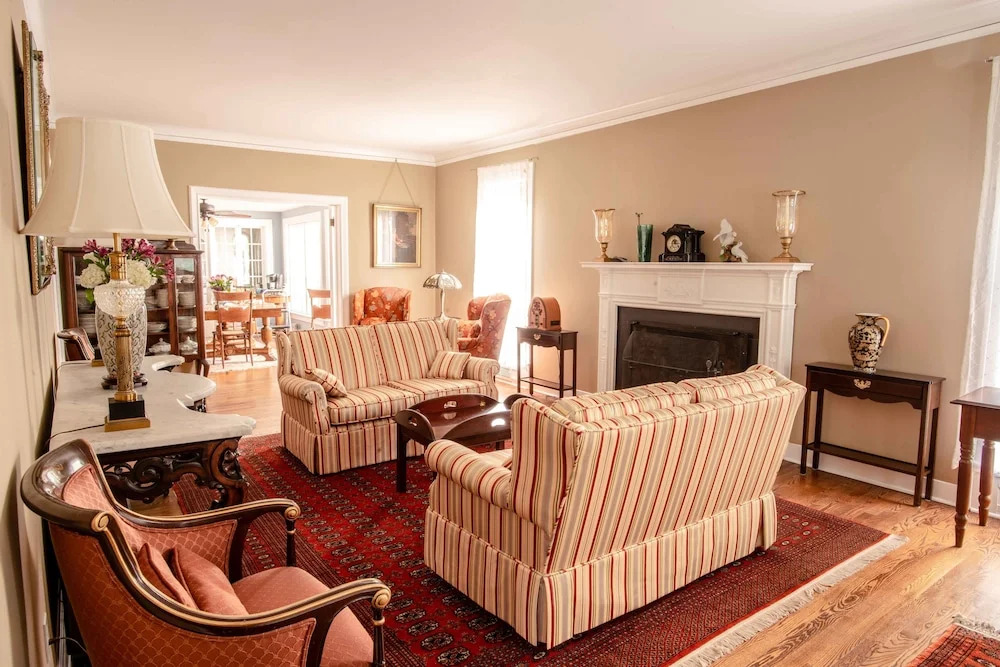 Valparaiso Inn B&B