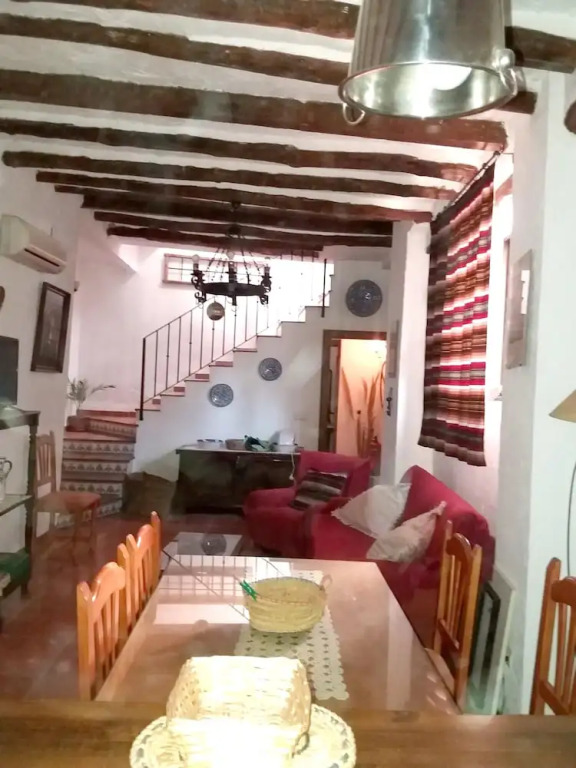 Spacious comfortable house in Quesada with balcony