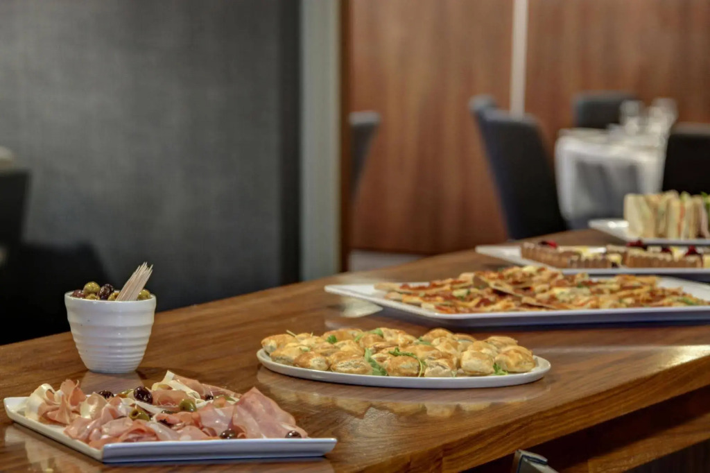 Holiday Inn London Luton Airport by IHG