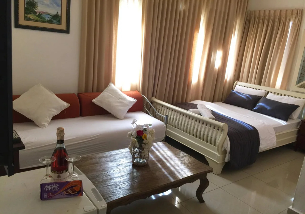 Sea Side Hotel