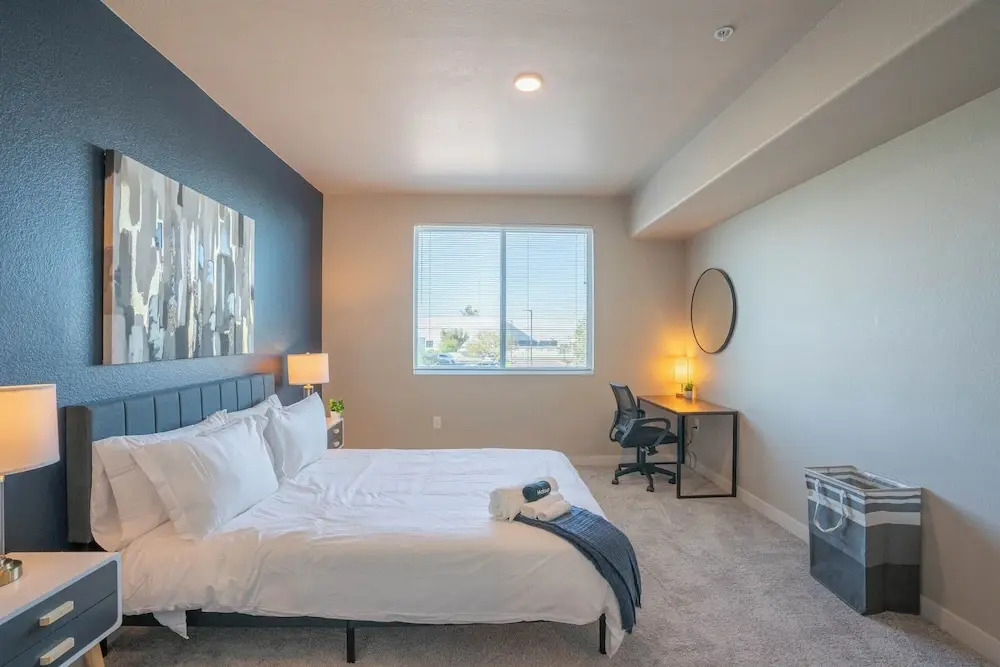 ROVE LIVING/KB - V on Broadway