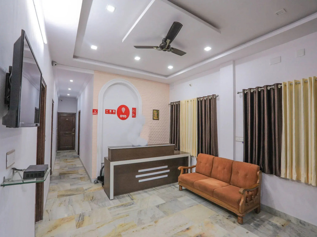 Hotel Royal T By OYO Rooms