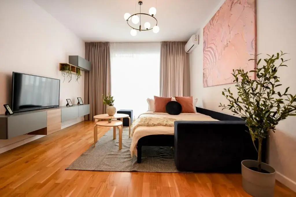 MAISON PASTEL. Romexpo 2-Bedroom Free Parking