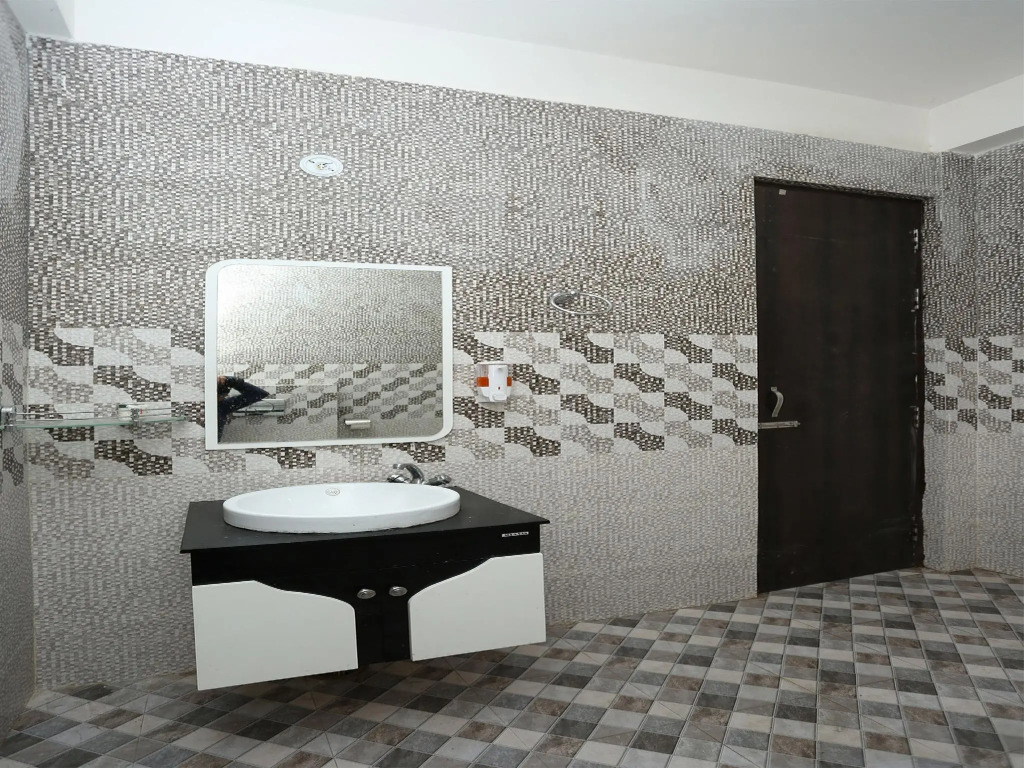 OYO 12220 Krishnavi INN