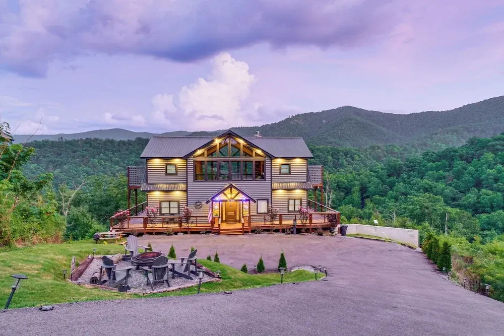 Luxury Sevierville Cabin w/ Private Hot Tub!