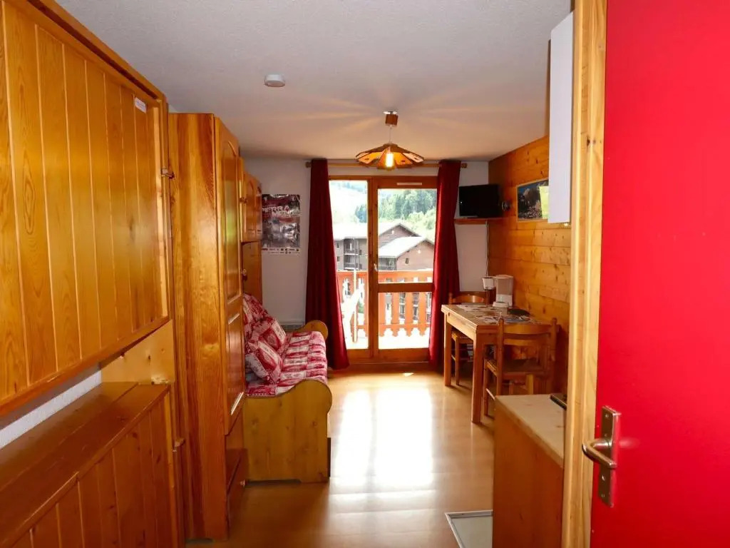 Charmant T2 cabine 4 pers, centre-village, proche pistes et commerces, balcon sud, piscine lété - FR-1-342-145