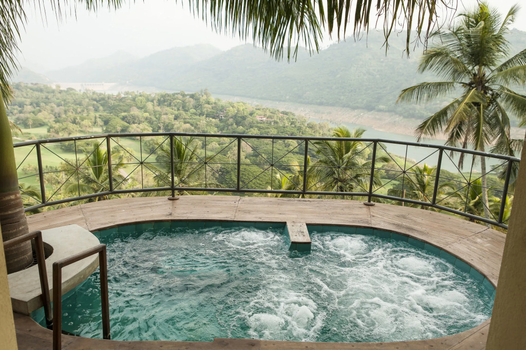 The Albatross, Kandy