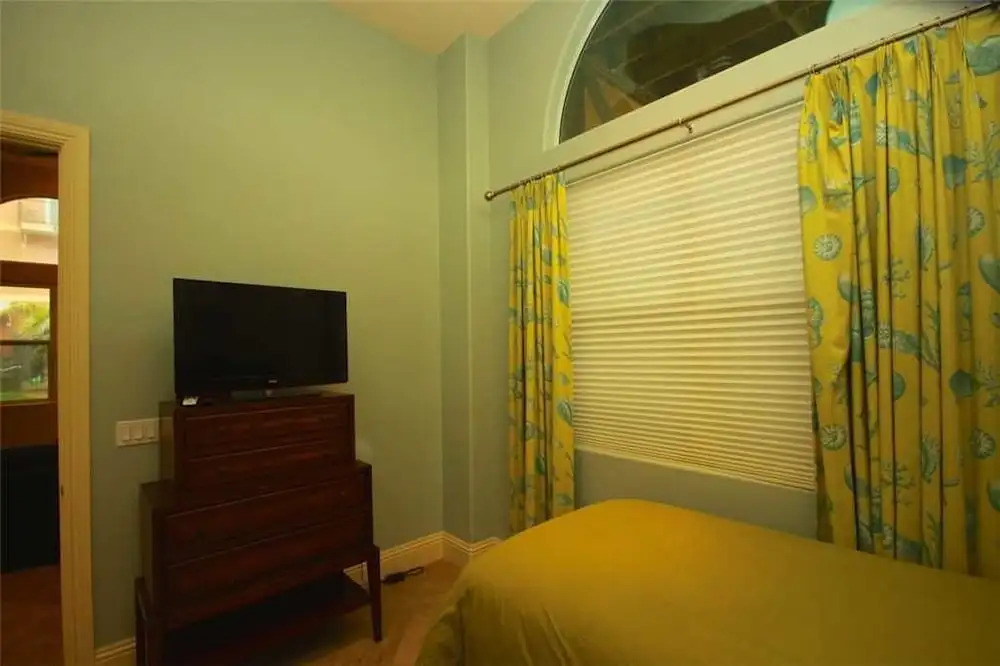 040-Beach House Too