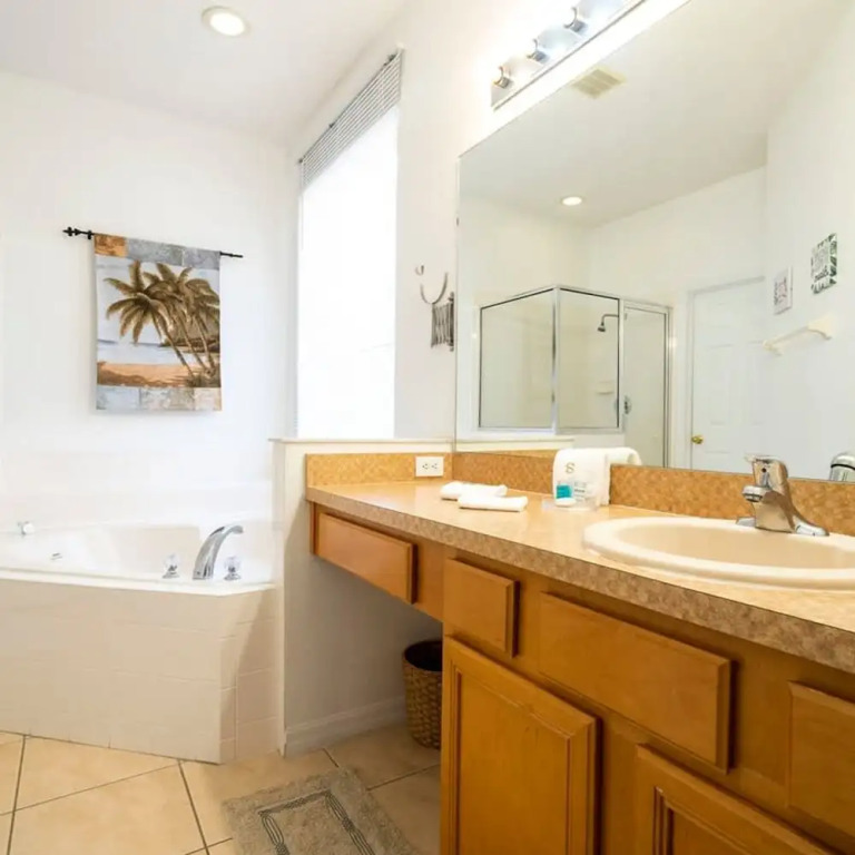 4697 Comfortable 7BD House