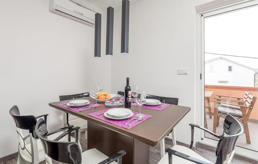 Beautiful Apartment in Kampor With Wifi, 3 Bedrooms and Swimming Pool