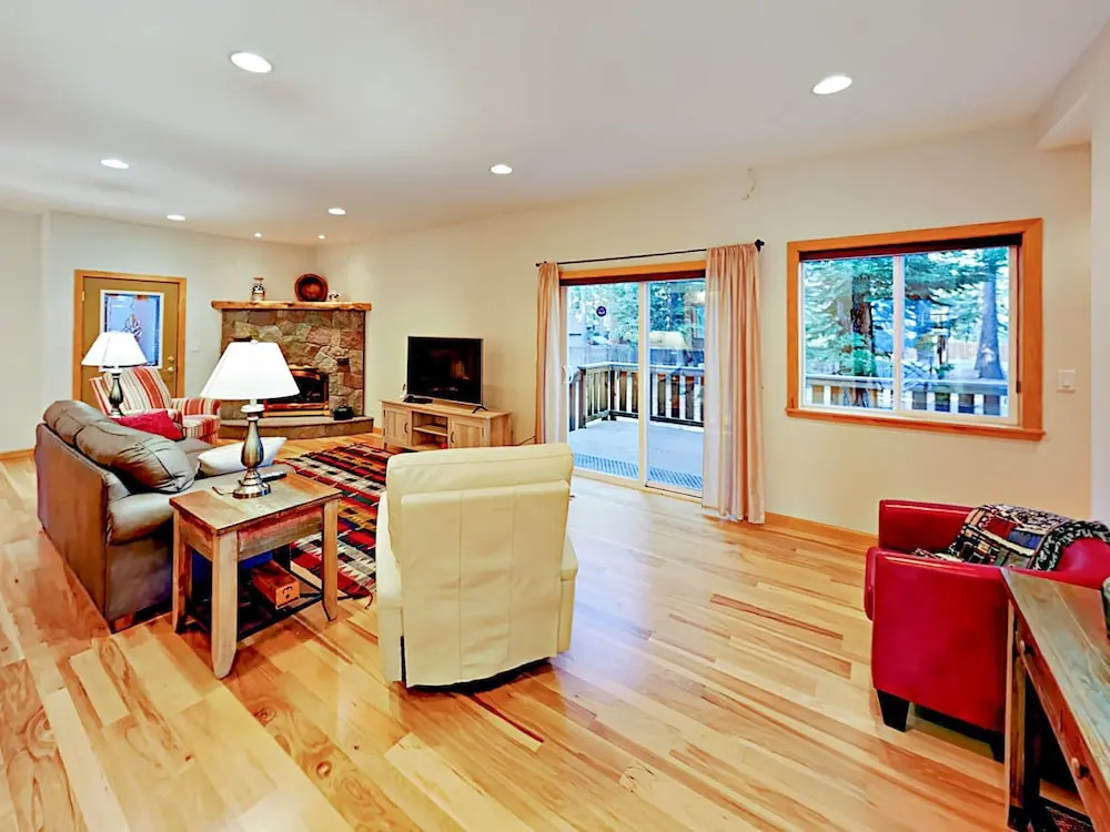 Westlake Village - 3 Br Home