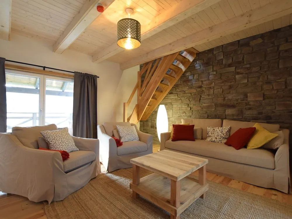 Grandeur Villa with Sauna & Hot Tub in Durbuy