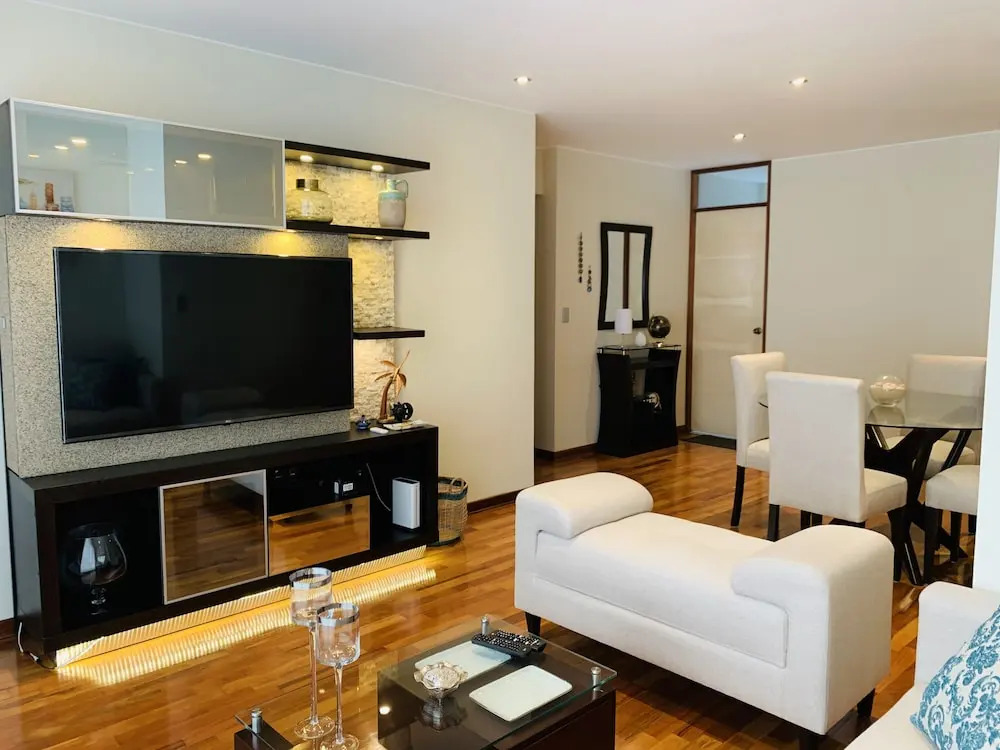 Private Bedroom in great Flat Miraflores