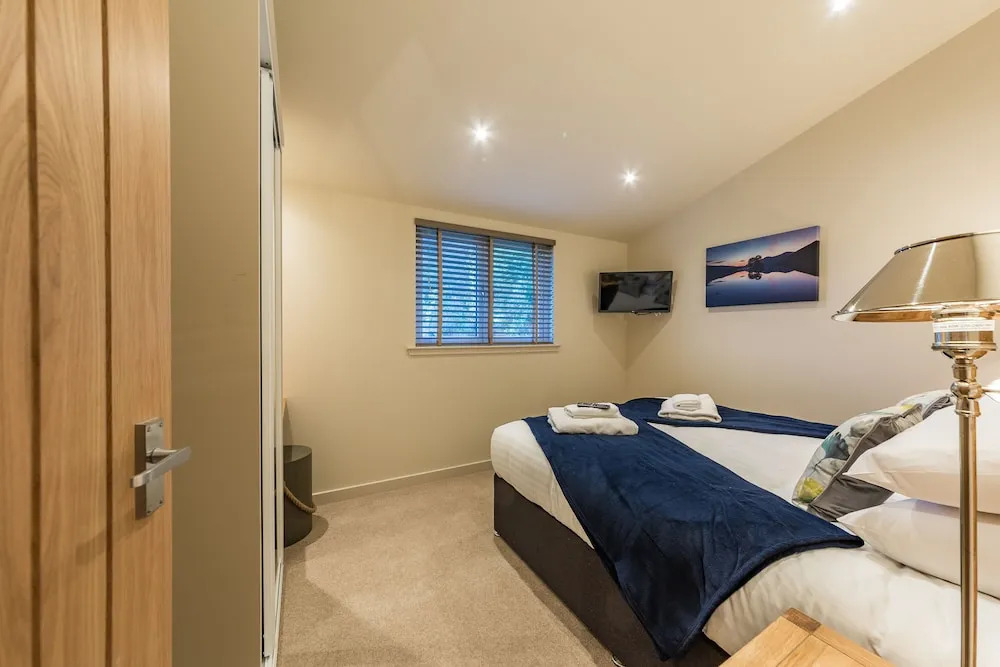 Tay Lodge, Sleep 6, Real log Stove, pet Friendly